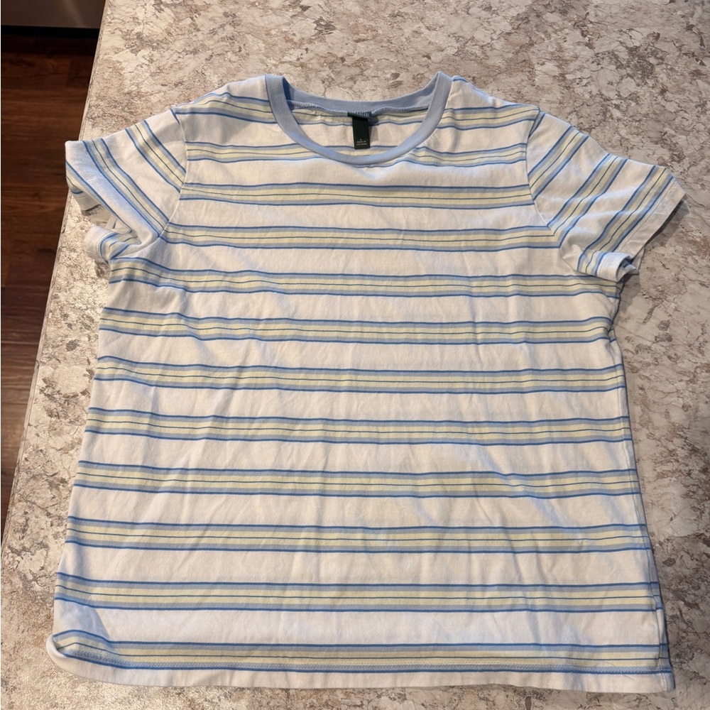 Wild fable short sleeve striped shirt size large